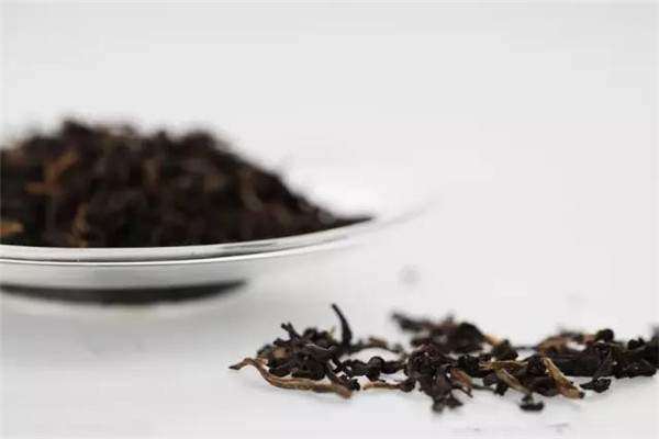 普洱茶与滇红茶的区别：滇红茶好还是普洱茶好？